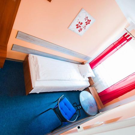 Red Carpet Hostel Cracovie Extérieur photo