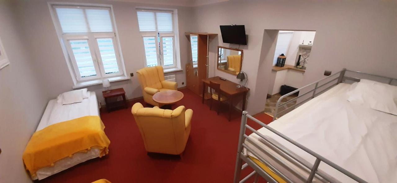 Red Carpet Hostel Cracovie Extérieur photo