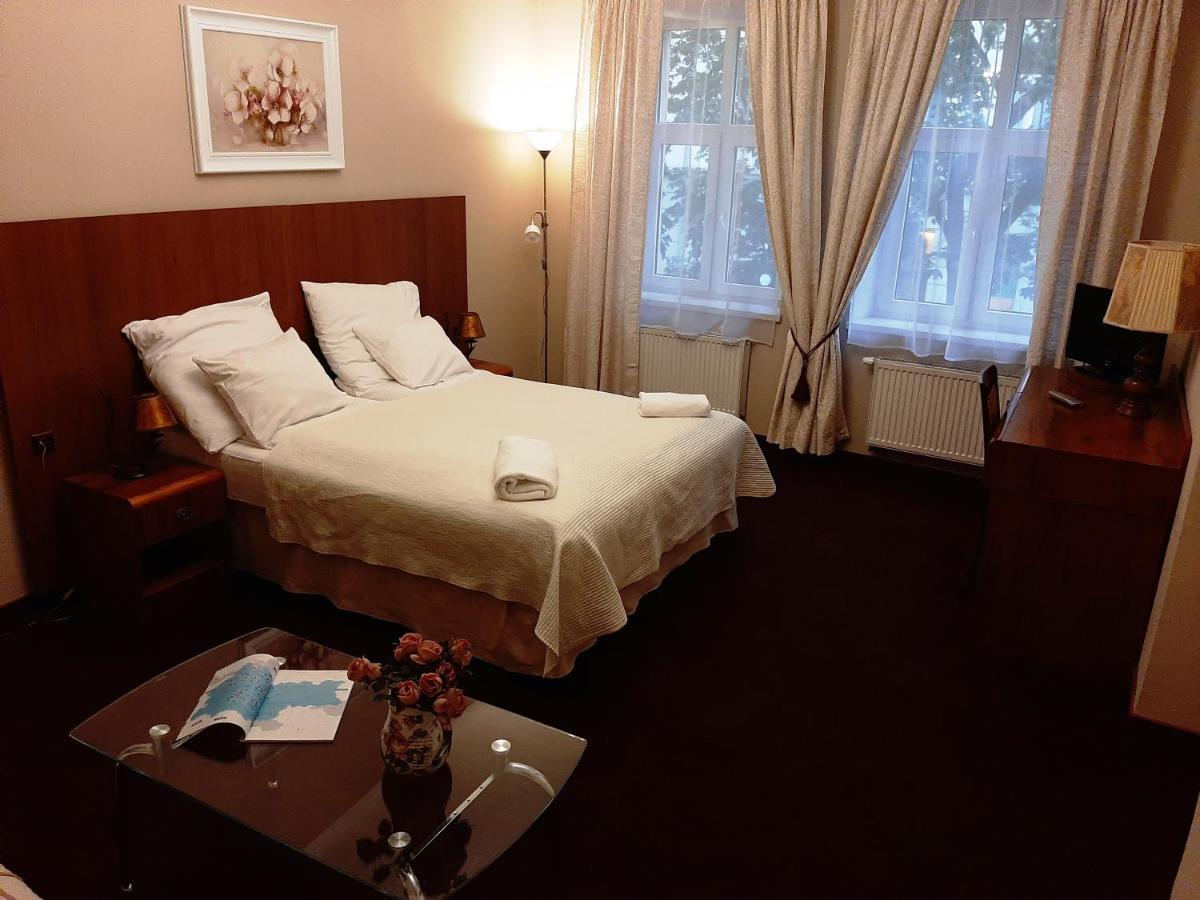 Red Carpet Hostel Cracovie Extérieur photo