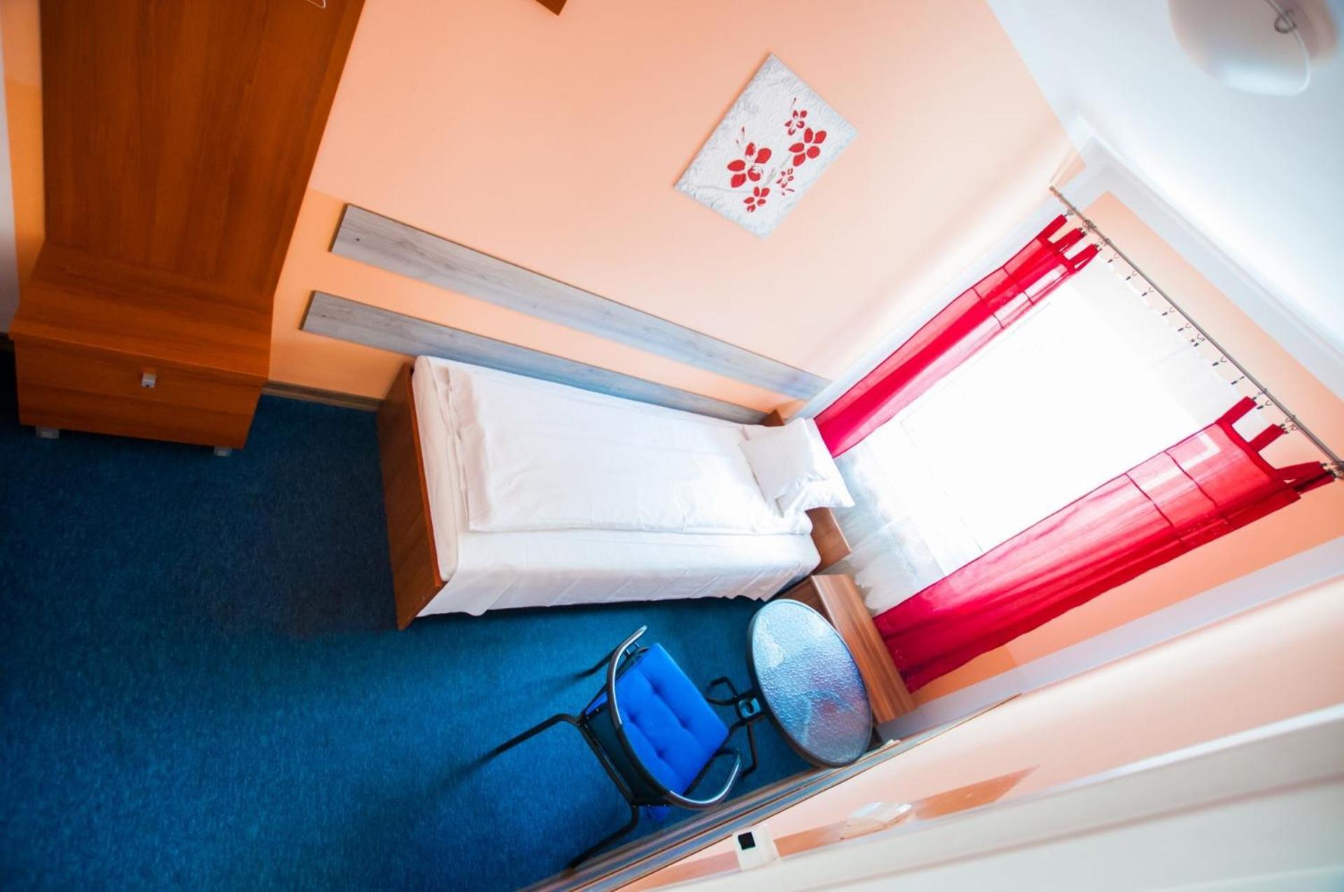 Red Carpet Hostel Cracovie Extérieur photo