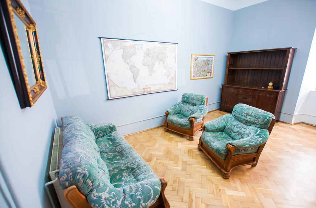 Red Carpet Hostel Cracovie Extérieur photo