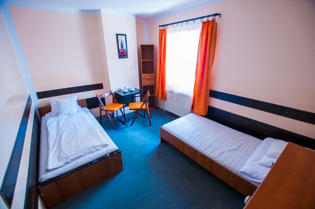 Red Carpet Hostel Cracovie Extérieur photo