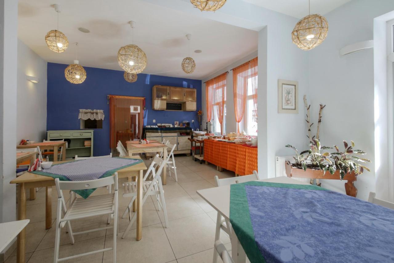 Red Carpet Hostel Cracovie Extérieur photo