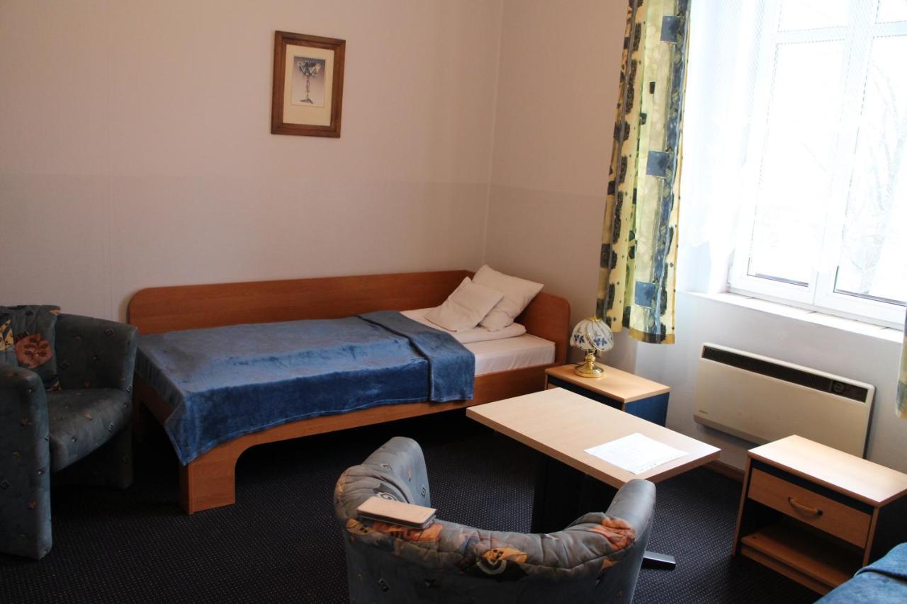 Red Carpet Hostel Cracovie Extérieur photo