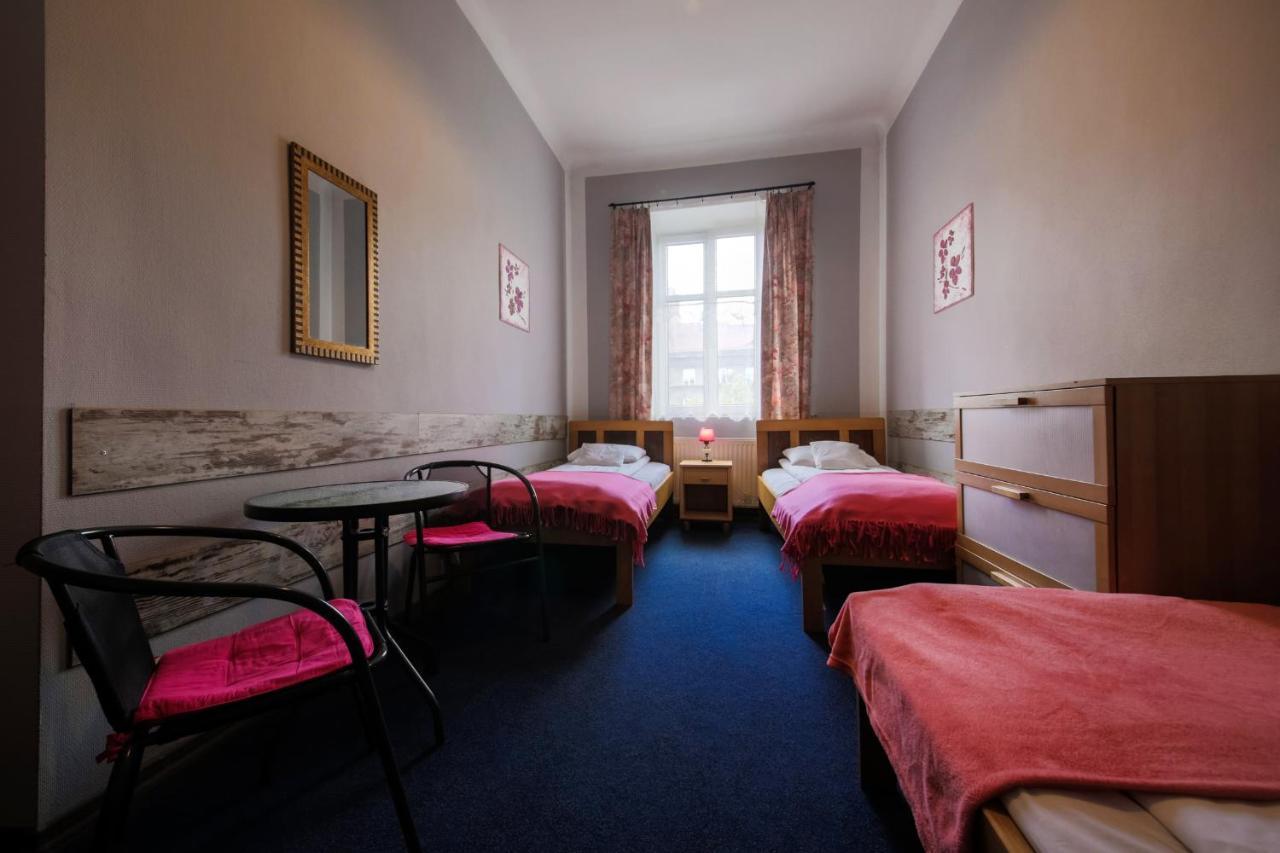 Red Carpet Hostel Cracovie Extérieur photo