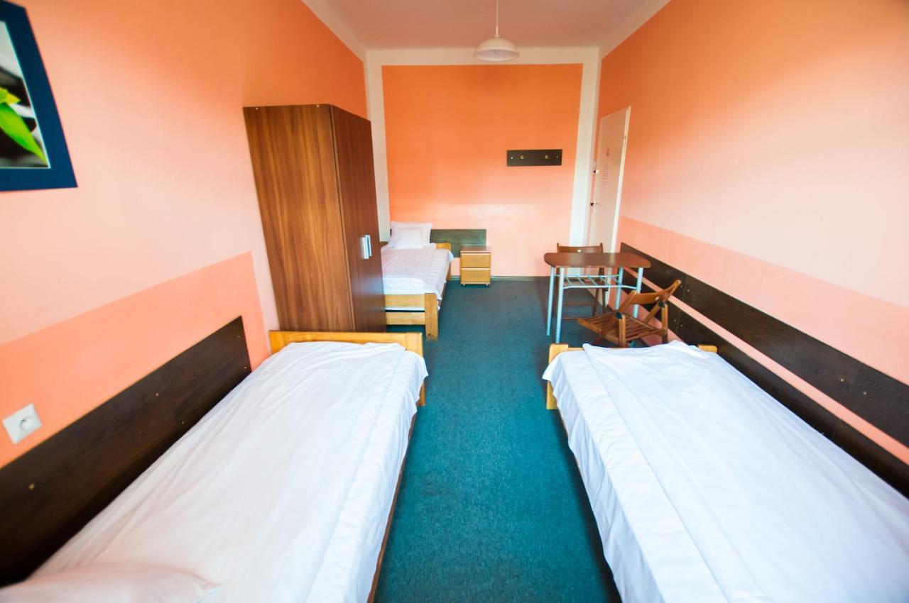 Red Carpet Hostel Cracovie Extérieur photo