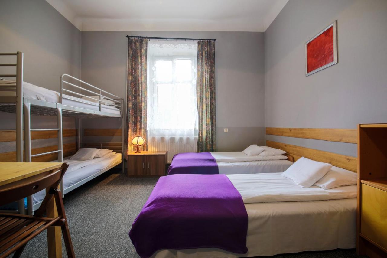 Red Carpet Hostel Cracovie Extérieur photo