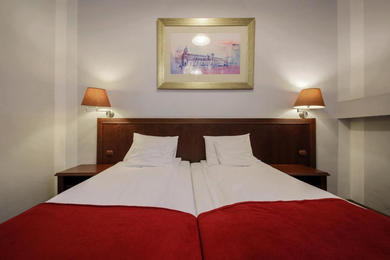 Red Carpet Hostel Cracovie Extérieur photo
