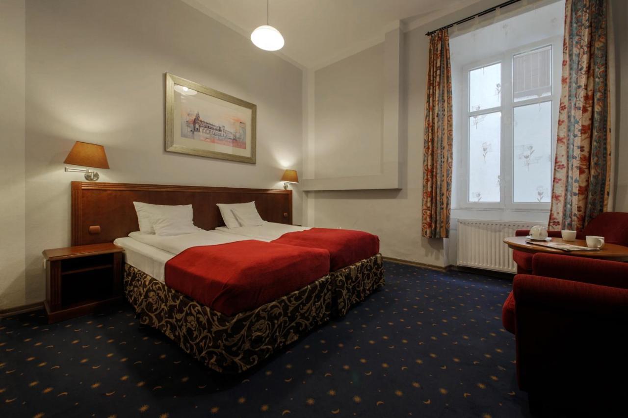 Red Carpet Hostel Cracovie Extérieur photo